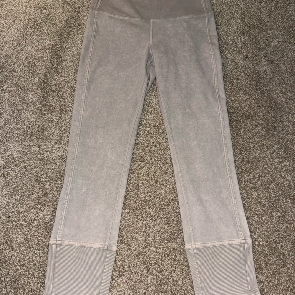 LuluLemon Gray High-Waisted capri Leggings